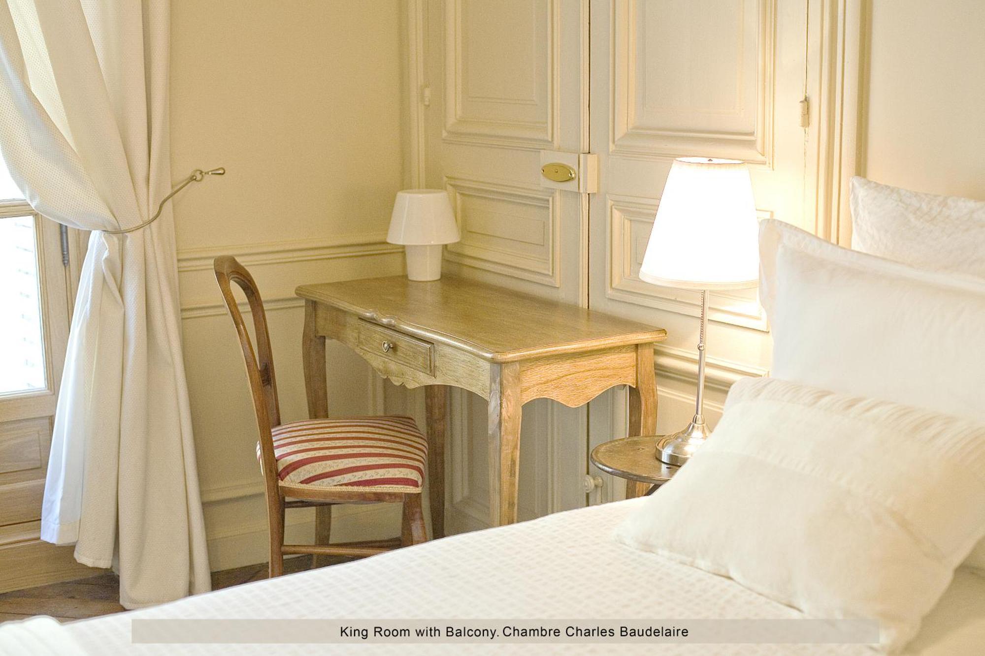 Chambre Lit King-Size avec Balcon